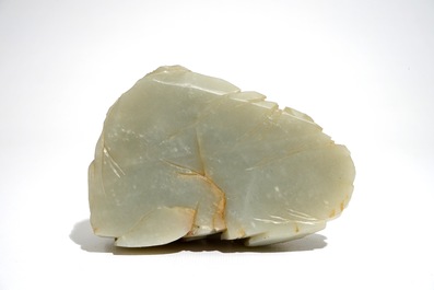 Un groupe en jade c&eacute;ladon sculpt&eacute; figurant une Guanyin avec un gar&ccedil;on, 19/20&egrave;me
