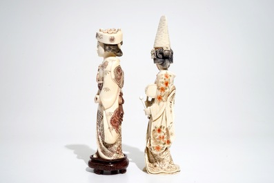 Deux okimono de femmes en ivoire, Japon, 19/20&egrave;me