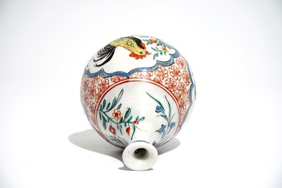 A Chinese Dutch-decorated Amsterdams bont vase with roosters, Kangxi