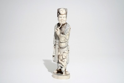 A Japanese ivory okimono of a pipesmoker, Meiji/Taisho, early 20th C., signed