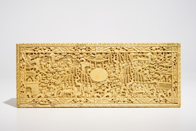 A large rectangular Chinese carved ivory casket, Canton, 19th C.