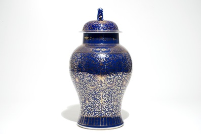 A Chinese vase and cover with gilt design on powder blue-ground, Kangxi mark, prob. 19/20th C.