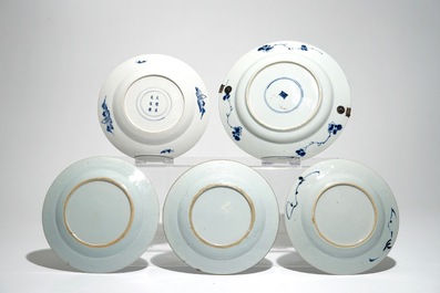 A Chinese blue and white square tea caddy, four cups and saucers and five plates, Kangxi and later