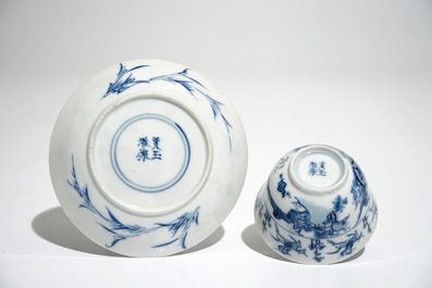 Zeven Chinese blauwwitte koppen en negen schotels, Kangxi