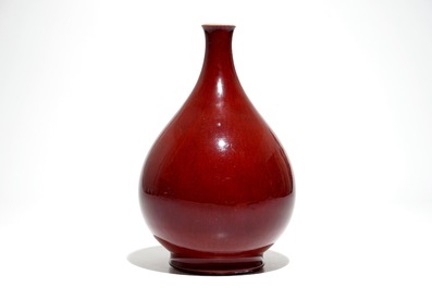 A Chinese monochrome sang-de-boeuf-glazed yuhuchunping vase, 19/20th C.