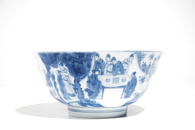 Een Chinese blauwwitte kom, een famille verte schoteltje, Kangxi en een paar Imari-stijl borden, Qianlong