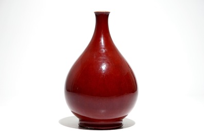 A Chinese monochrome sang-de-boeuf-glazed yuhuchunping vase, 19/20th C.