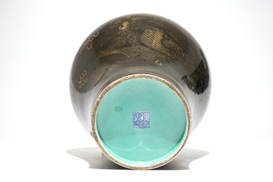 A Chinese black-glazed meiping vase with gilt dragon design, Qianlong mark, 19th C.