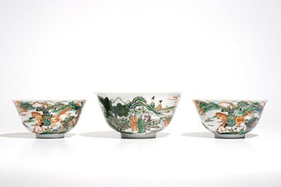 Trois bols en porcelaine de chine famille verte, 19&egrave;me