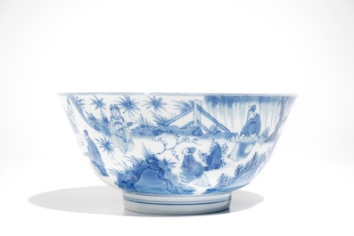 Een Chinese blauwwitte kom, een famille verte schoteltje, Kangxi en een paar Imari-stijl borden, Qianlong