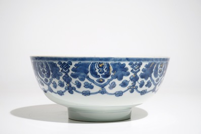 A Chinese blue and white bowl, Qianlong, and an iron red dish, 19th C.