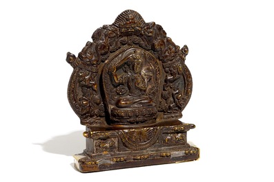 Een Sino-Tibetaans bronzen boeddhistisch schrijn, 19e eeuw