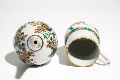 A Chinese famille verte sprinkler and a mug, Kangxi