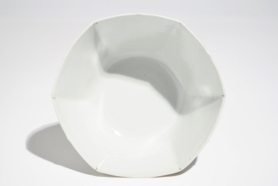 A Chinese hexagonal famille rose bowl, Jiaqing mark, 19/20th C.