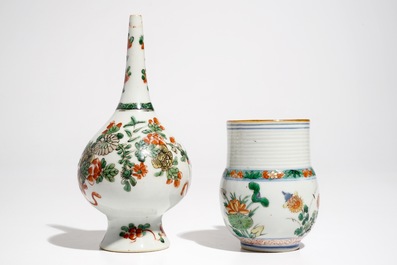 A Chinese famille verte sprinkler and a mug, Kangxi