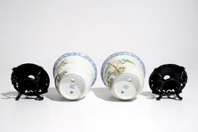 Une paire de petites jardini&egrave;res en porcelaine de Chine famille rose, d&eacute;but du 20&egrave;me