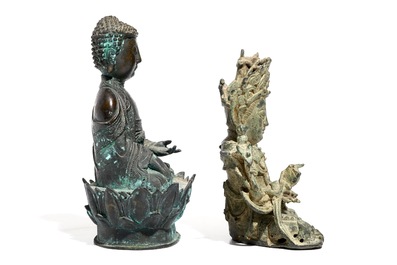 Deux mod&egrave;les de Bouddha et Guanyin en bronze, Chine, Ming et post&eacute;rieur