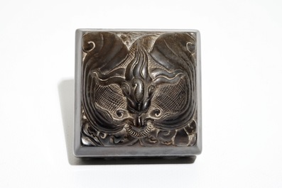 Un sceau et trois pinceaux de calligraphie en bambou, jade et corne, Chine, 19/20&egrave;me