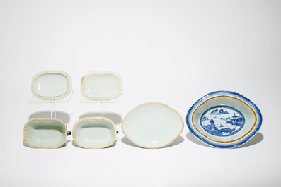 An 18-piece Chinese blue and white service with landscape design, early 19th C.