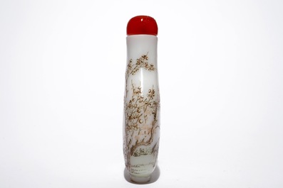 Een Chinese glazen snuiffles met kraanvogeldecor, 19/20e eeuw
