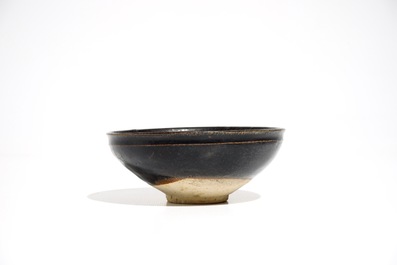 A Chinese Jizhou slip decorated phoenix bowl, poss. Southern Song/Yuan Dynasty