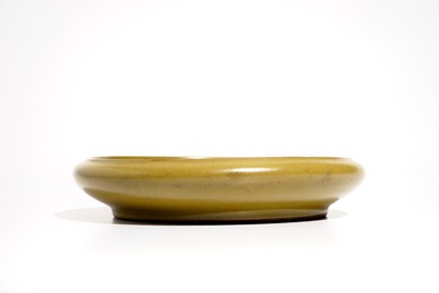 A large Chinese teadust-glazed brushwasher, impressed mark, 19/20th C.
