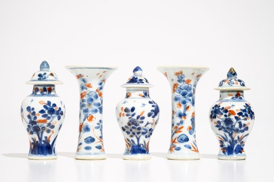 A miniature five-piece Chinese Imari garniture with floral design, Kangxi
