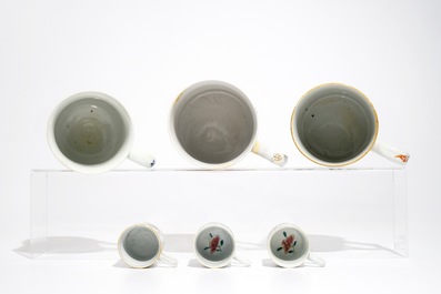 Six chopes en porcelaine de Chine famille rose et verte, Kangxi/Qianlong
