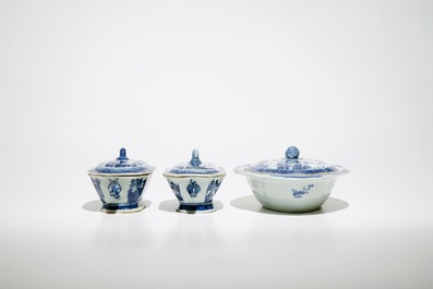 An 18-piece Chinese blue and white service with landscape design, early 19th C.