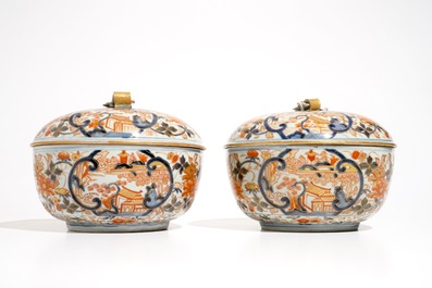 A pair of round Japanese Imari tureens and covers, Edo, early 18th C.