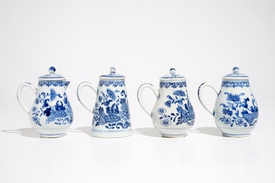 A Chinese blue and white cruet set on stand, Qianlong