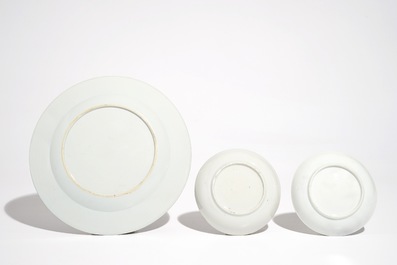 Un lot vari&eacute; en porcelaine de Chine grisaille, famille rose et de style Imari, Qianlong