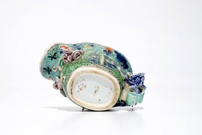Une coupe libatoire en porcelaine de Chine famille verte, Kangxi