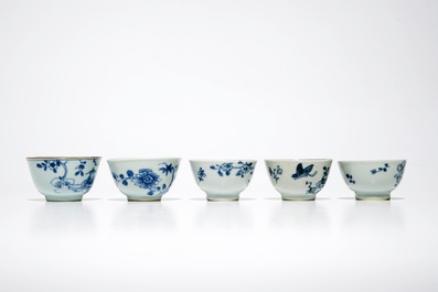 Vijftien sets Chinese blauwwitte koppen en schotels, Kangxi/Qianlong