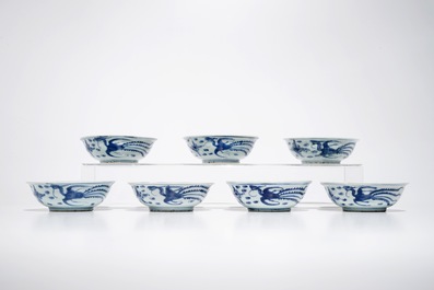 Zeven Chinese blauwwitte kommen met feniksen, Ming