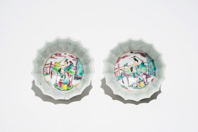 Une paire de tasses et soucoupes polylob&eacute;es en porcelaine de Chine famille rose, Yongzheng