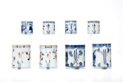 Vier paar Chinese blauwwitte en Imari-stijl kroezen, Qianlong
