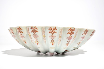 A Chinese famille rose shell-shaped basin, Qianlong