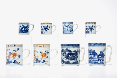 Vier paar Chinese blauwwitte en Imari-stijl kroezen, Qianlong
