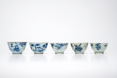 Vijftien sets Chinese blauwwitte koppen en schotels, Kangxi/Qianlong