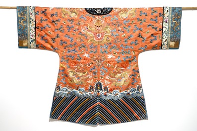 A Chinese embroidered silk robe with dragons, Qing