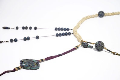 A Chinese ivory and enamelled silver court necklace, 18th C.
