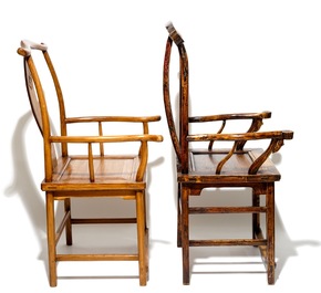 Two Chinese elm yoke-back chairs, 19/20th C.