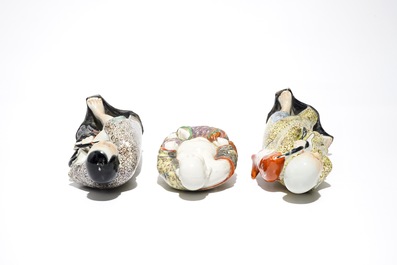 Three Chinese famille rose figures, three wall vases and four cylindrical boxes, 19/20th C.