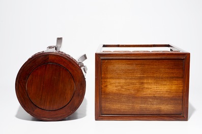 Deux socles en bois sculpt&eacute;, Chine, 20&egrave;me