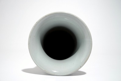A Chinese wucai gu vase, 19/20th C.