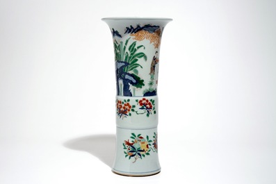 A Chinese wucai gu vase, 19/20th C.