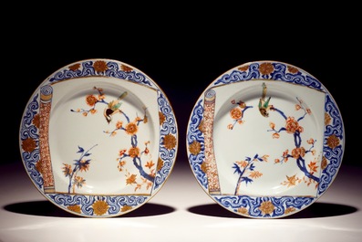 A Chinese verte-Imari charger, two dishes and seventeen plates, Kangxi/Yongzheng
