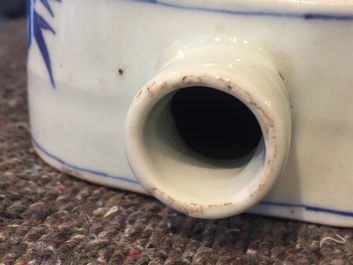 A Chinese blue and white tea caddy with roosters, Transitional period