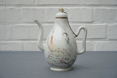 Une verseuse en porcelaine de Chine qianjiang cai, 19&egrave;me